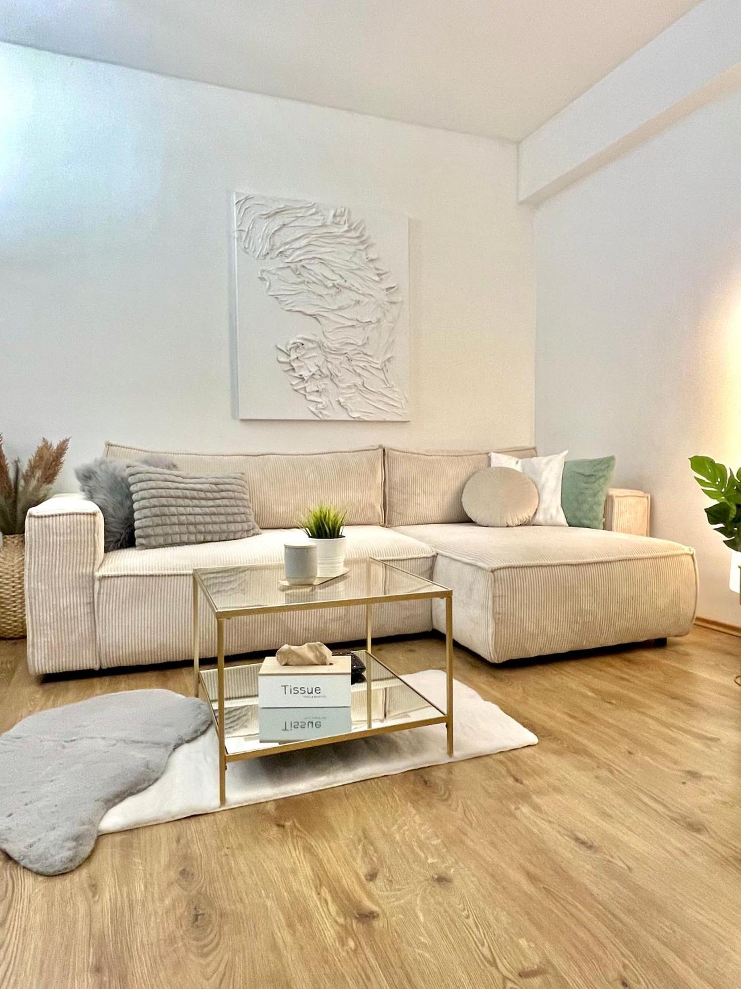 Urban Jungle Apartment Old Town Air Conditioned Братислава Екстер'єр фото