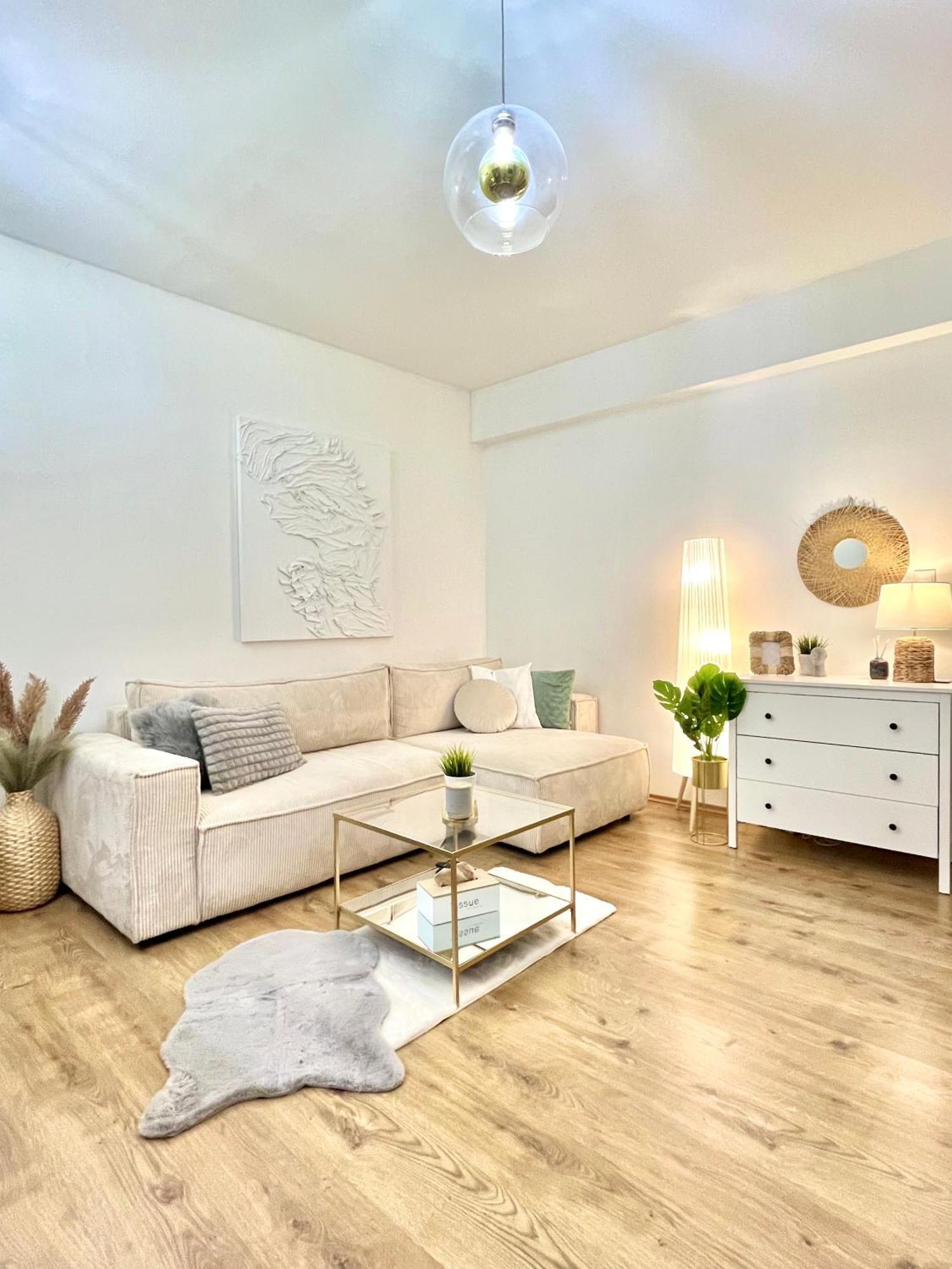 Urban Jungle Apartment Old Town Air Conditioned Братислава Екстер'єр фото