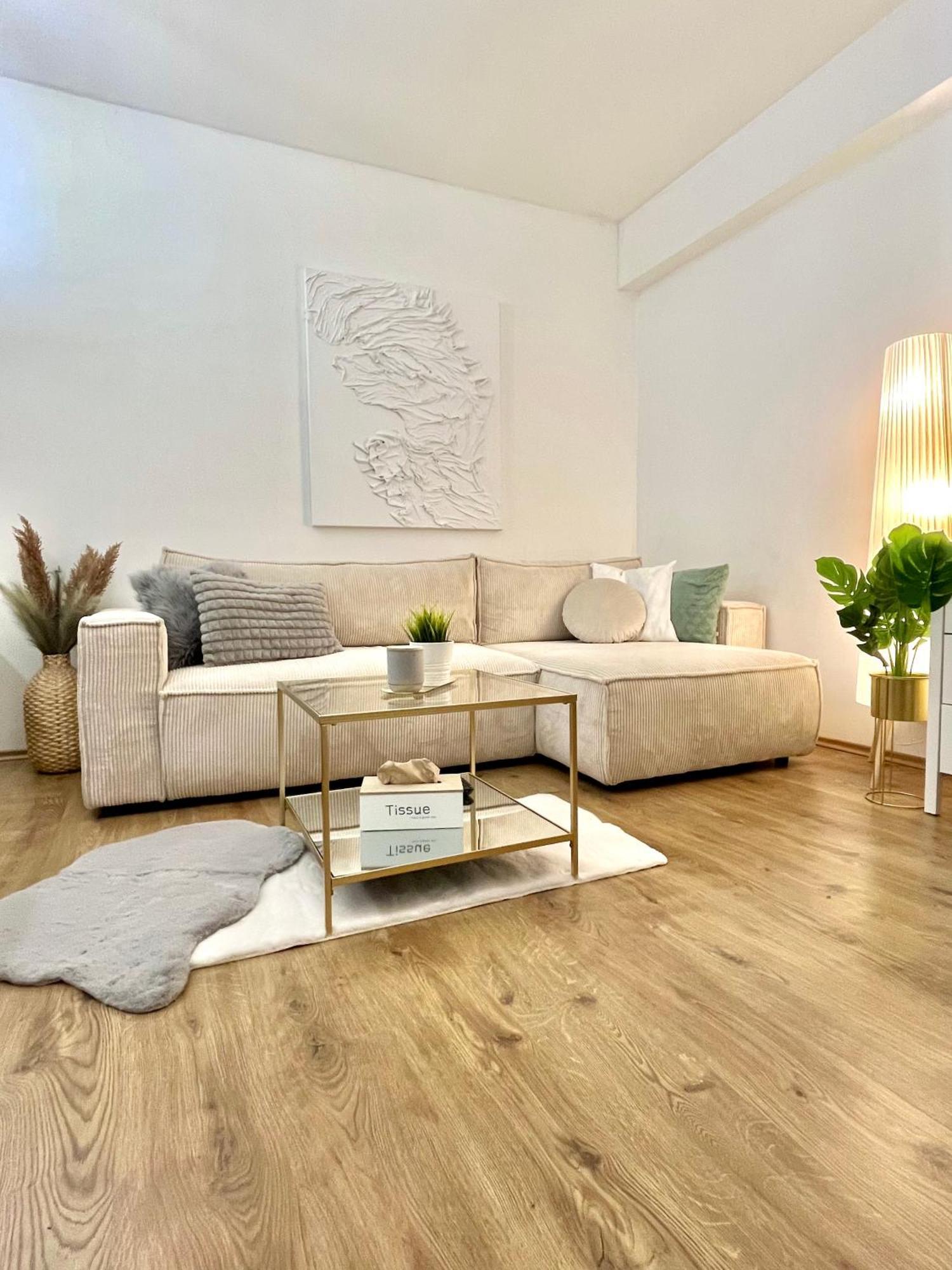 Urban Jungle Apartment Old Town Air Conditioned Братислава Екстер'єр фото